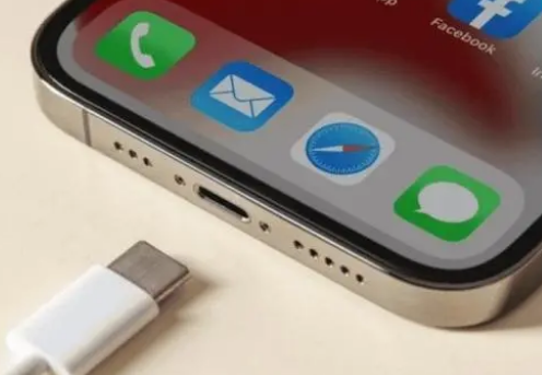 武陟苹果15维修分享iPhone15改USB-C接口后能和安卓用户互借充电器吗 